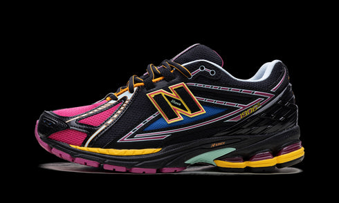 1906 "Black/Pink"